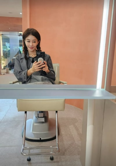 이지현, 개업한 미용실 일주일도 안 됐는데 한산?…손님 자리에 '본인' 착석