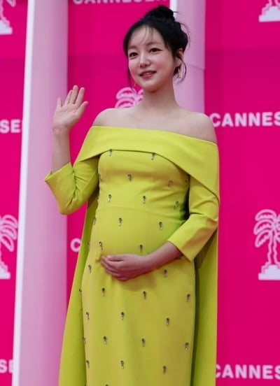 조연 여배우 2세, 태어나기도 전에 무려 '칸 영화제' 입성…남편도 "당황스러워"