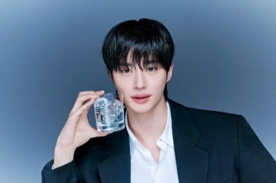 '34세' 변우석, 8년 만에 빛 본 이유 이거였나…"어떤 순간에도 흔들리지 않는 모습 보여주고파"