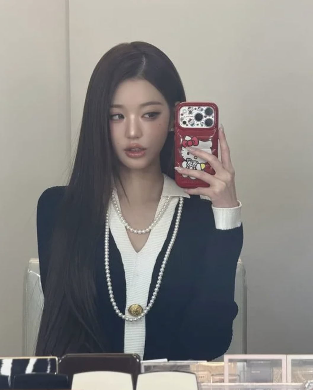 그룹 아이브(IVE) 장원영이 배우 메릴 스트립, 앤 해서웨이와의 만남을 앞둔 모습을 공유했다. 
사진=그룹 아이브(IVE) 장원영 SNS