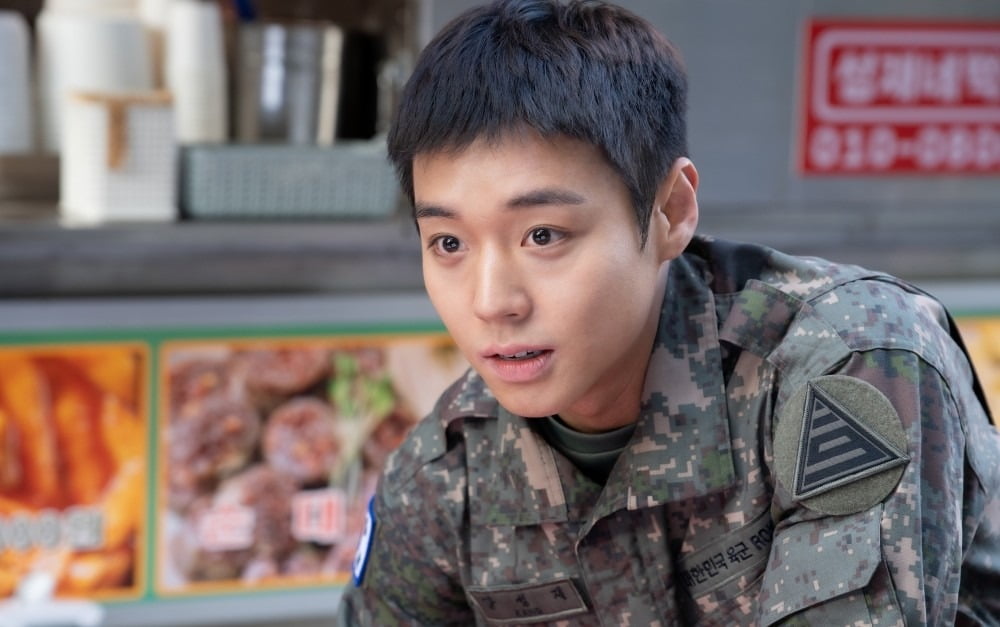 '취사병 전설이 되다'에서 강성재 역을 맡은 배우 박지훈 / 사진제공=티빙