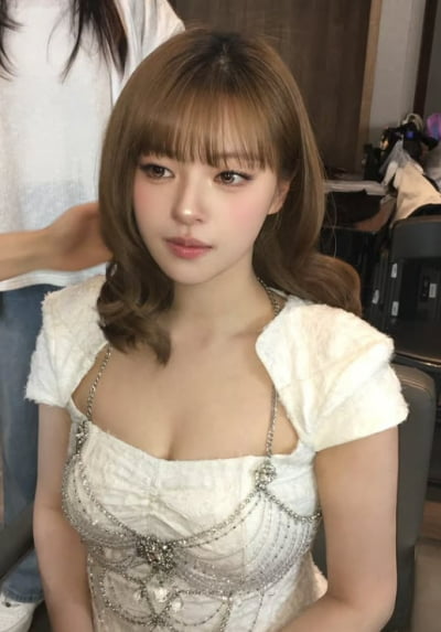 TWICE's Jeongyeon Stuns with Transformation; Sister Gong Seung-yeon's Reaction Goes Viral