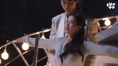 "뽀뽀 후 마음 싹 텄다"…아이유, ♥변우석 러브라인 직접 밝혀('이지금')