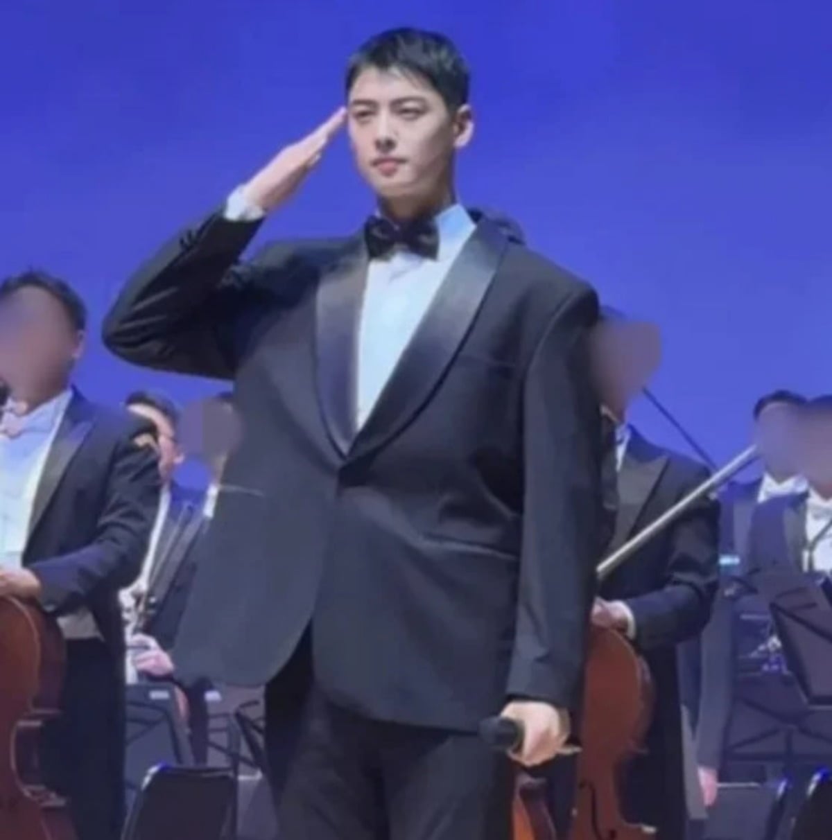 가수 겸 배우 차은우가 탈세 논란 후 처음으로 모습을 보였다. / 사진=온라인 커뮤니티