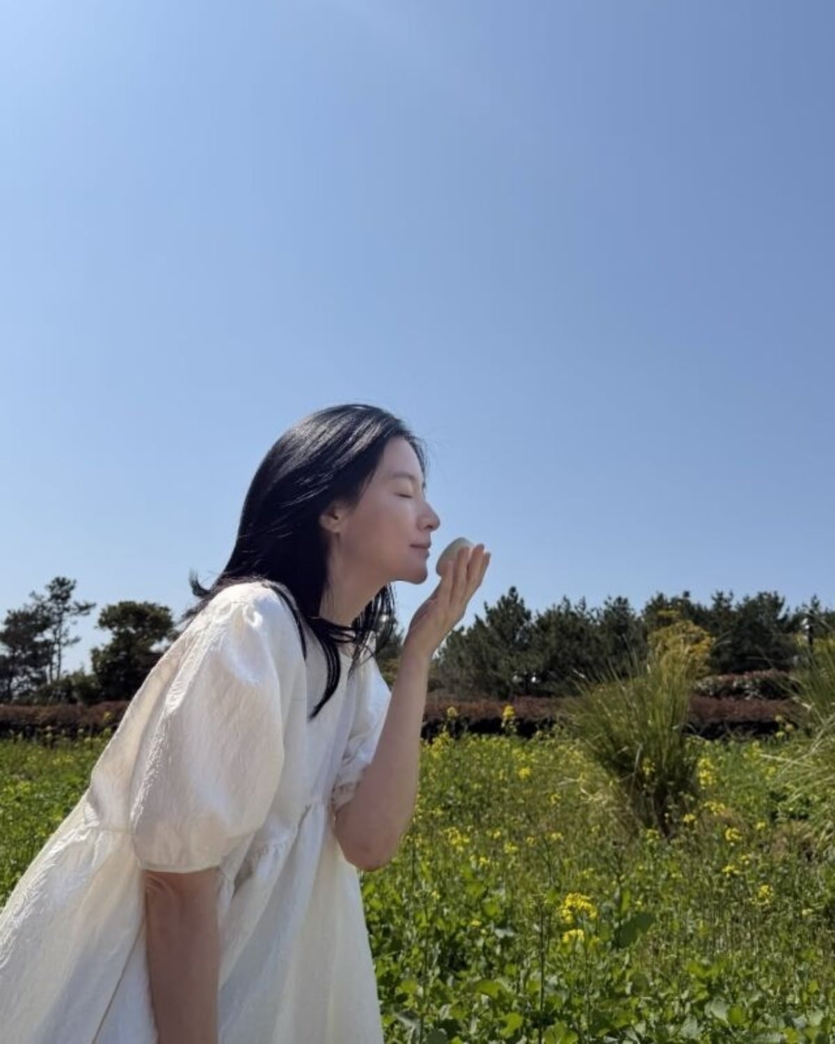 사진=배우 이영애 SNS