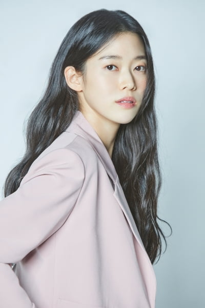 Jung Yi-seo Joins Netflix Series 'Wonderfuls' with Son Hyun-joo