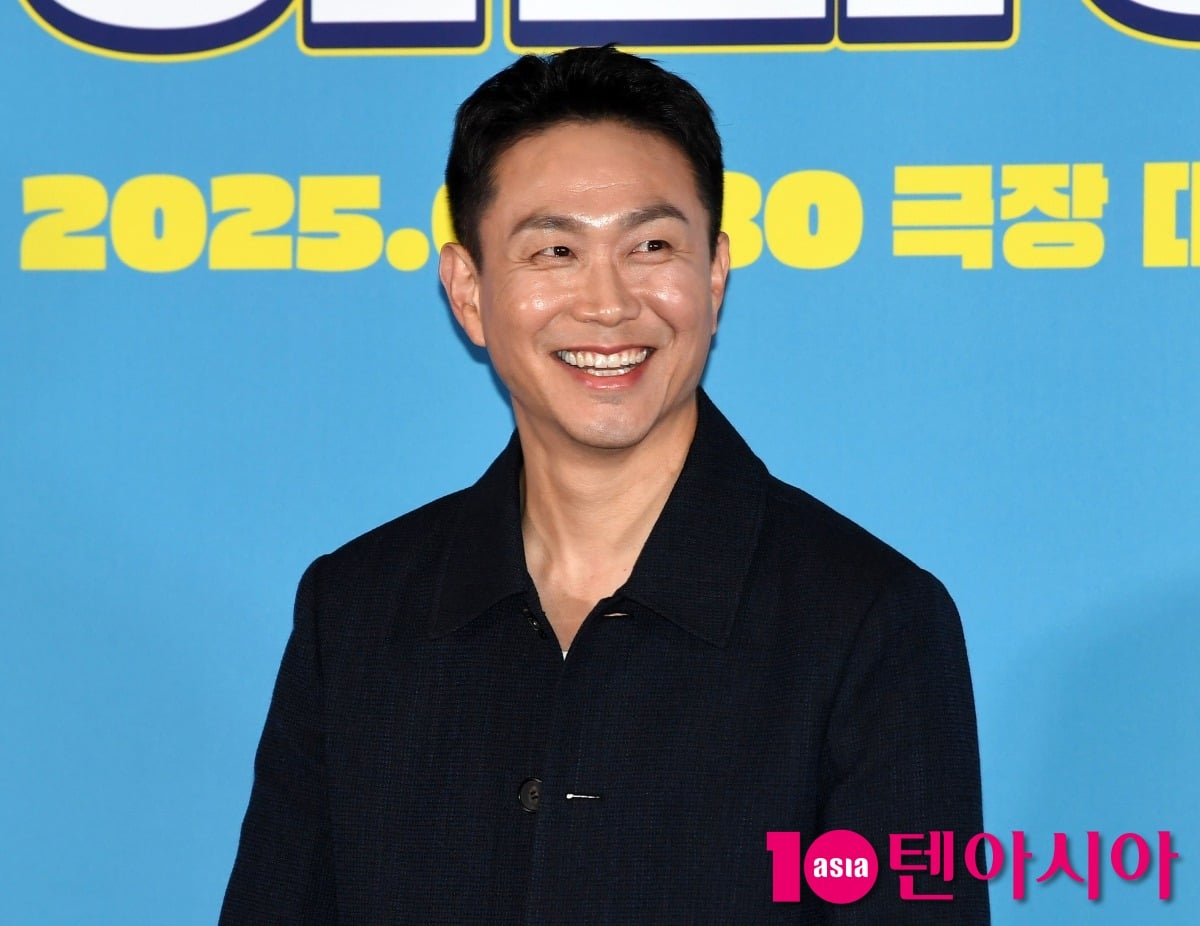 배우 오정세가 행사에 참석해 미소 짓고 있다. / 사진=텐아시아DB