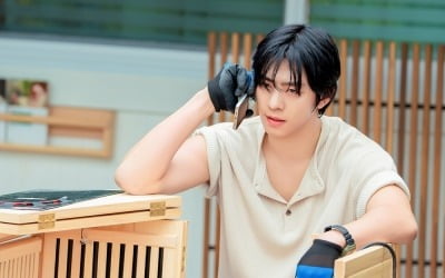 안효섭, 이 정도면 사랑 싸움 아닌가…채원빈과 손깍지에 한층 가까워진 얼굴 ('오매진')