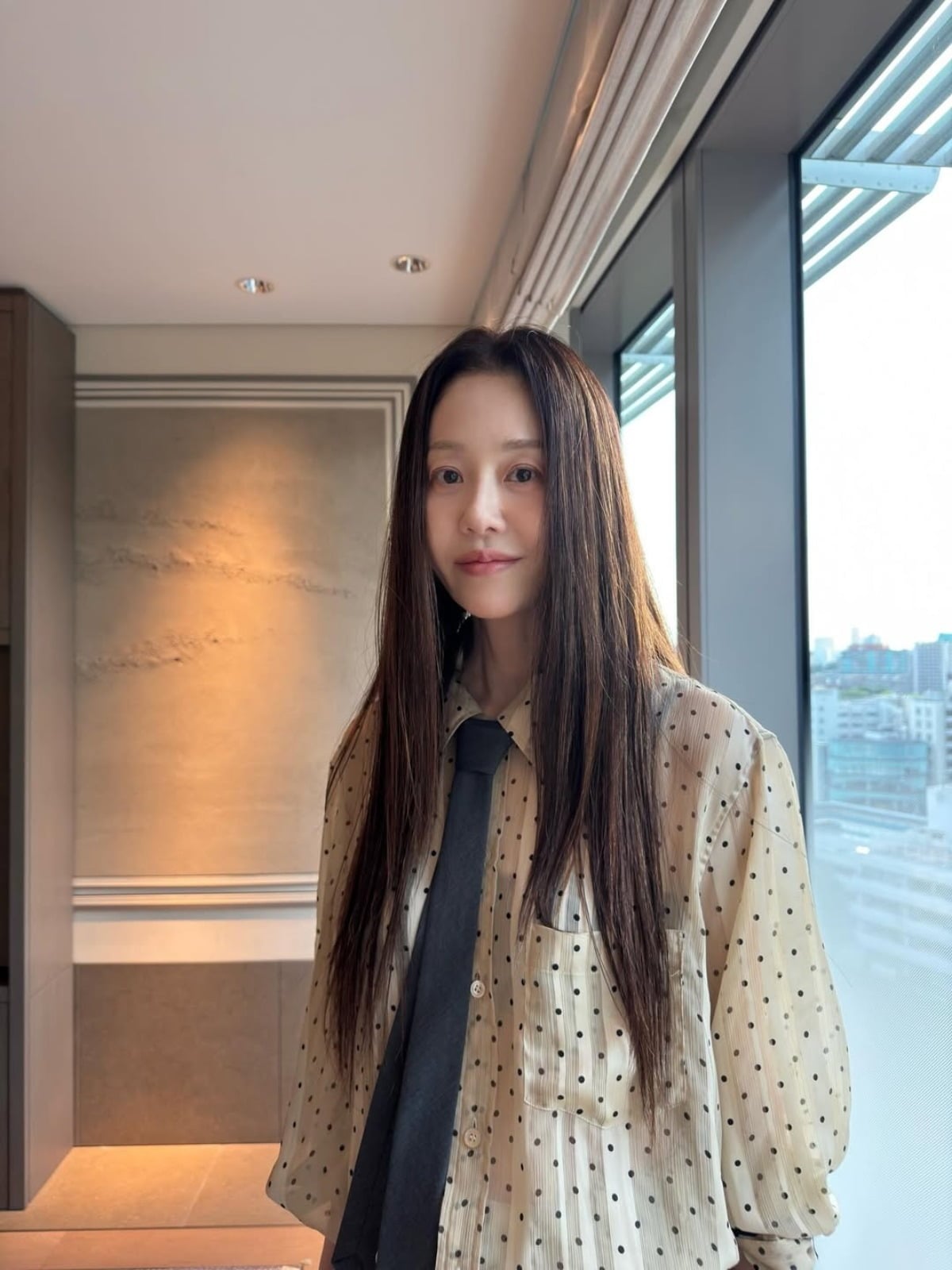 배우 고현정이 사진전을 찾았다. / 사진=고현정 SNS