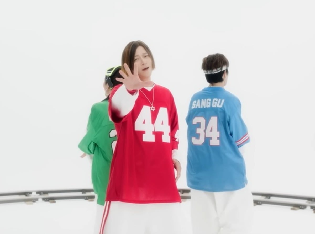 트라이앵글은 영화 '와일드 씽' 속 혼성 그룹이다. / 사진=트라이앵글 뮤직비디오 캡쳐