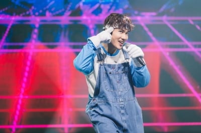 엄태구, JYP서 5개월 연습생 생활했다…'아이돌 스타일링에 장발까지' 달라진 비주얼('와일드 씽')