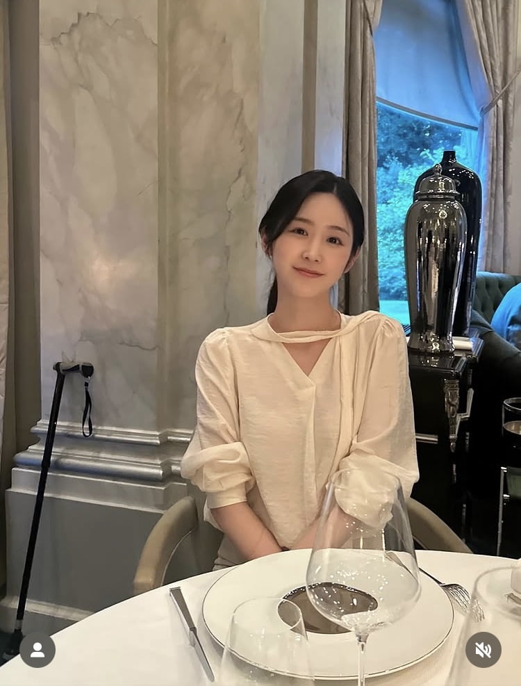 ‘16살 연상♥‘ 핱시 박지현, 엄마됐다…중국서 직접 전한 임신 근황