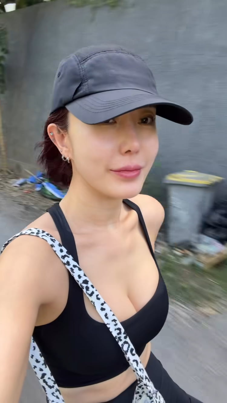 이소라, 가슴 수술만 1000만원…브라탑으로 당당하게 노츌