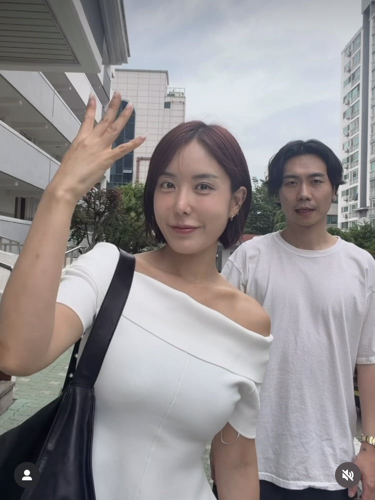 돌싱 이소라, 남친과 곧 4주년…길 한복판서 릴스 삼매경