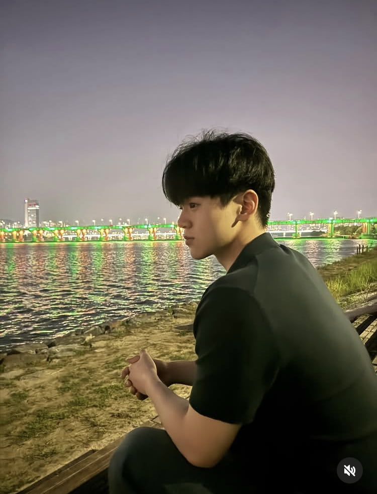 윤후, ♥최유빈과 데이트갔나…한강서 남친짤 대방출