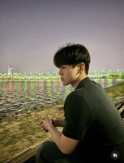 윤후, ♥최유빈과 데이트갔나…한강서 남친짤 대방출