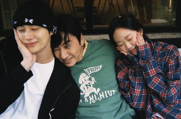 유재석만 제외됐다…지예은, MZ 변우석과 볼가리고 인증샷