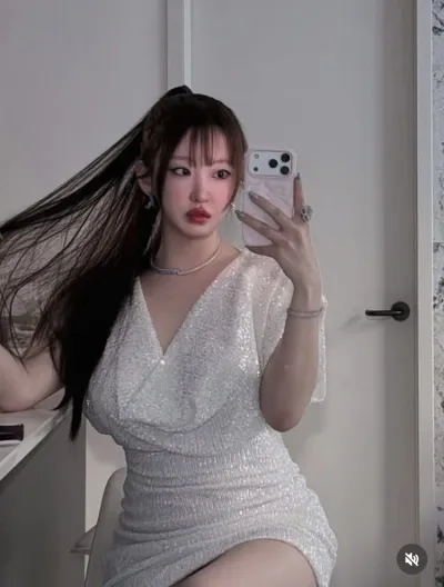 20기 정숙, 가수 데뷔하나…화려한 착장이 그녀를 감싸네