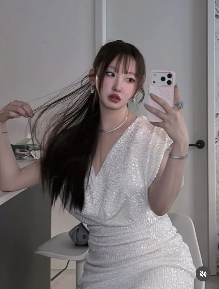 20기 정숙, 가수 데뷔하나…화려한 착장이 그녀를 감싸네