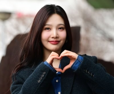 '크러쉬♥' 조이, 깜짝 소식 전해졌다…알고보니 반려견과 '미용사 자격증' 준비 중 ('나혼산')