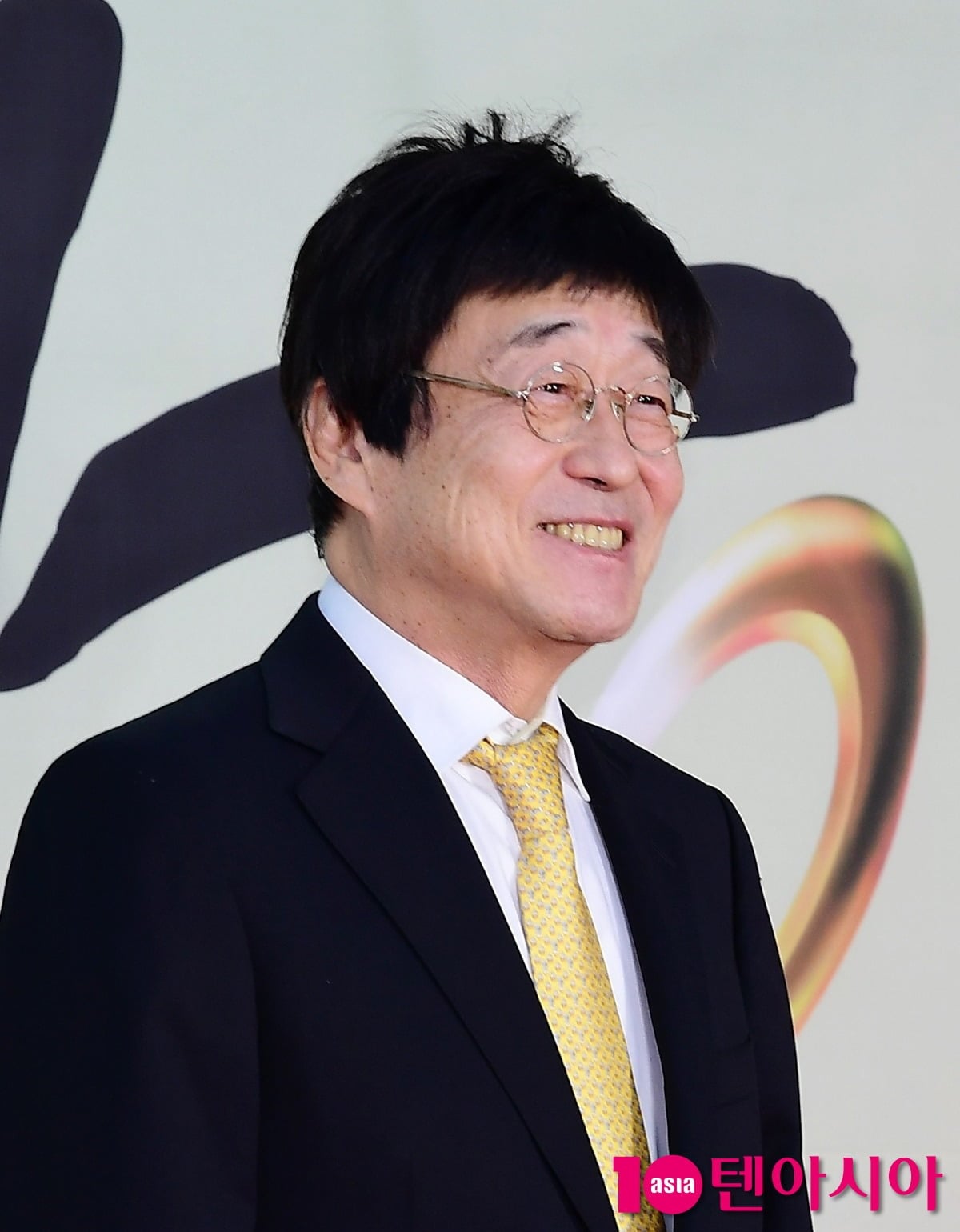 가수 김창완이 취재진 앞에 섰다. / 사진=텐아시아DB