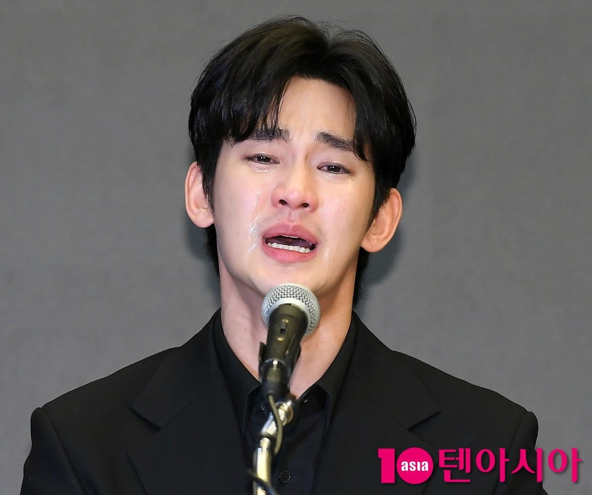 배우 김수현이 기자회견에 참석했다. / 사진=텐아시아DB