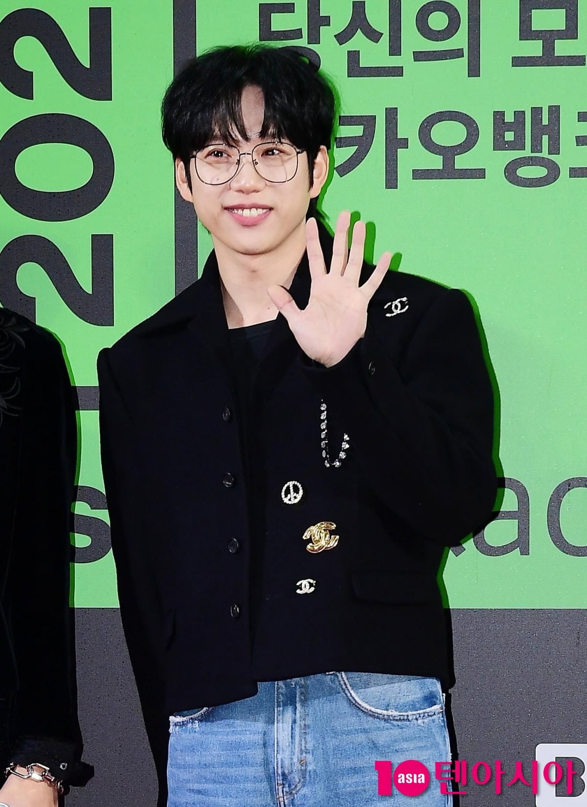 가수 권정열이 취재진 앞에서 포즈를 취하고 있다. / 사진=텐아시아DB