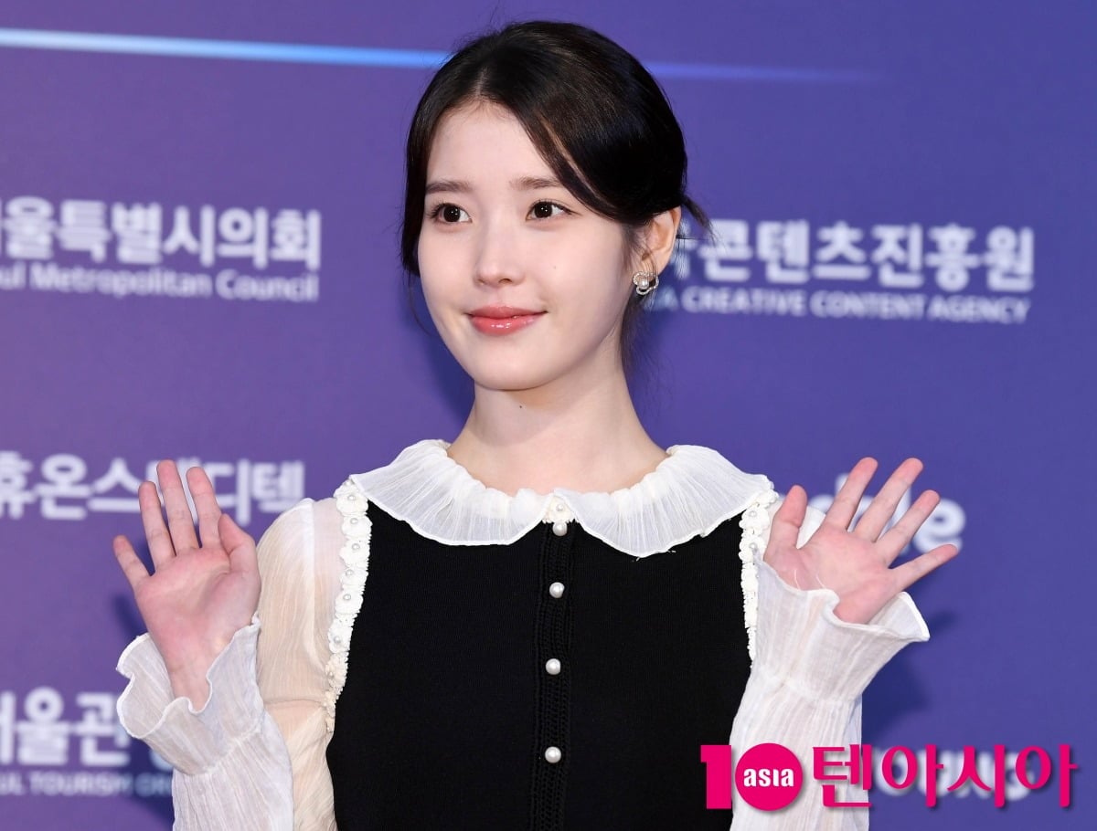 가수 겸 배우 아이유가 '21세기 대군부인'을 둘러싼 역사 왜곡 논란에 대해 사과했다. / 사진=텐아시아DB