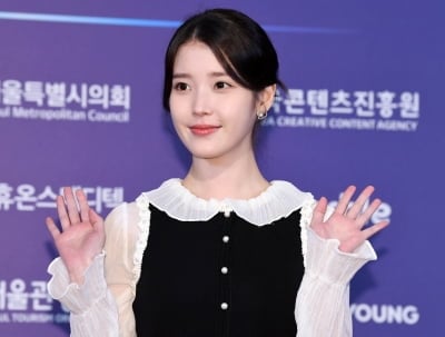 [전문] "스스로가 부끄러워" 아이유, 결국 고개 숙였다…'대군부인' 역사 왜곡 논란에 사과