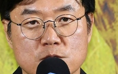 나영석 PD, '곰국 예능'에 입 열었다…자기 복제 인정 "배운 게 도둑질이라"