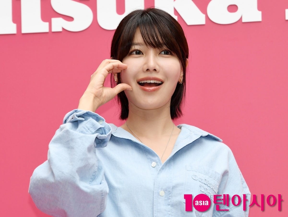 최수영이 부친의 시각 장애에 대해 언급했다. / 사진=텐아시아DB
