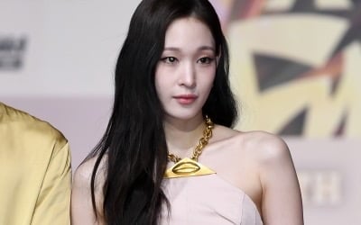 올데이프로젝트 애니, 신세계 3세지만 이코노미 타고 기말 시험 열공