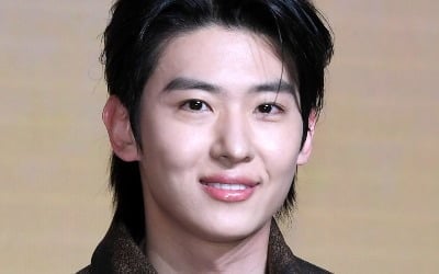 덱스, 제작진에 사과했다…상대는 '태계일주' 인연, "깜짝 놀랐어" 포옹 ('산지직송')