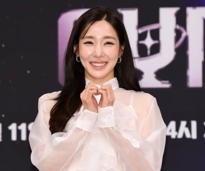 '변요한과 ♥결혼' 티파니 영, 속내 밝혔다…"마음 변하지 않아, 힐링 주고파" ('리무진')[종합]