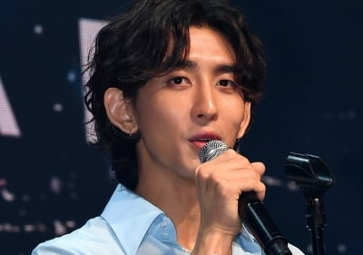 '한지민♥' 최정훈, 깜짝 고백했다…방송 중 '청혼' 애드리브 비하인드 공개 "진땀 흘려" ('라스')