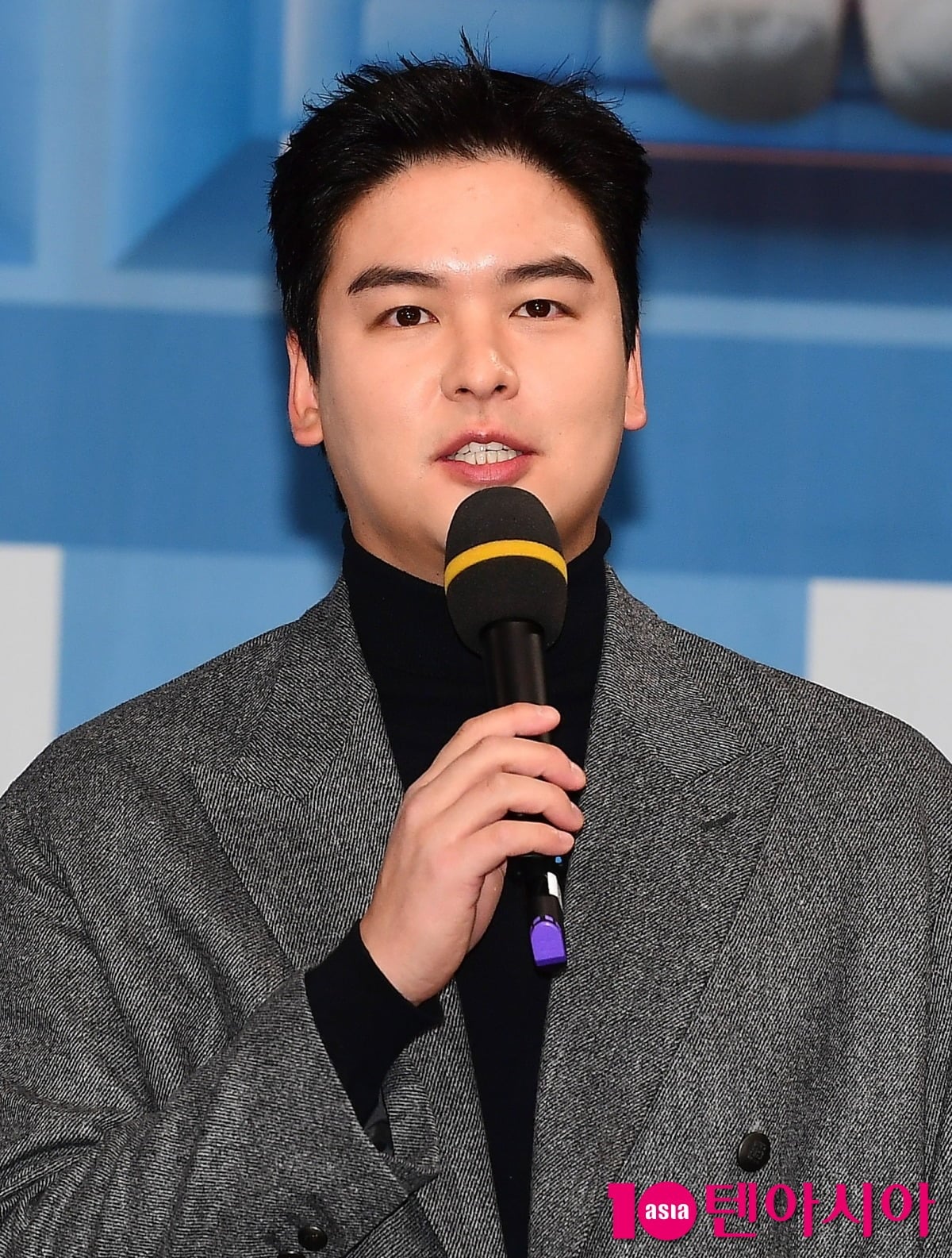 배우 이장우가 취재진 앞에서 이야기하고 있다. / 사진=텐아시아DB