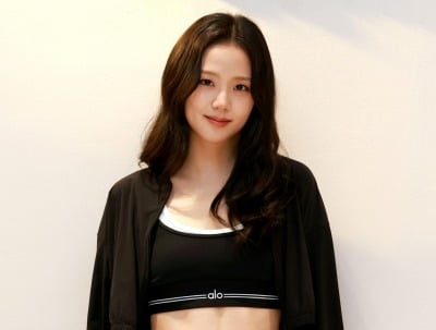 "블핑 지수가 옷 안 돌려줘" 벨기에 디자이너, 의상 협찬 관련 폭로했다