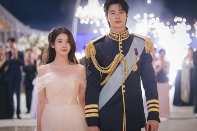 "나왔다고 사람 달라져" 아이유♥변우석 '대군부인', 촬영 비하인드 깜짝 공개됐다 ('홈즈')