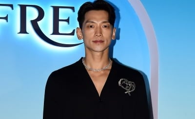 Rain's Thrilling Finale on ENA's 'Crazy Tour': Hot Air Balloon Skydiving Adventure