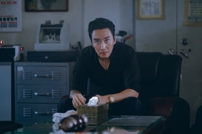 イ・グァンス、ディズニープラス『ゴールドランド』で強烈な悪役を演じる