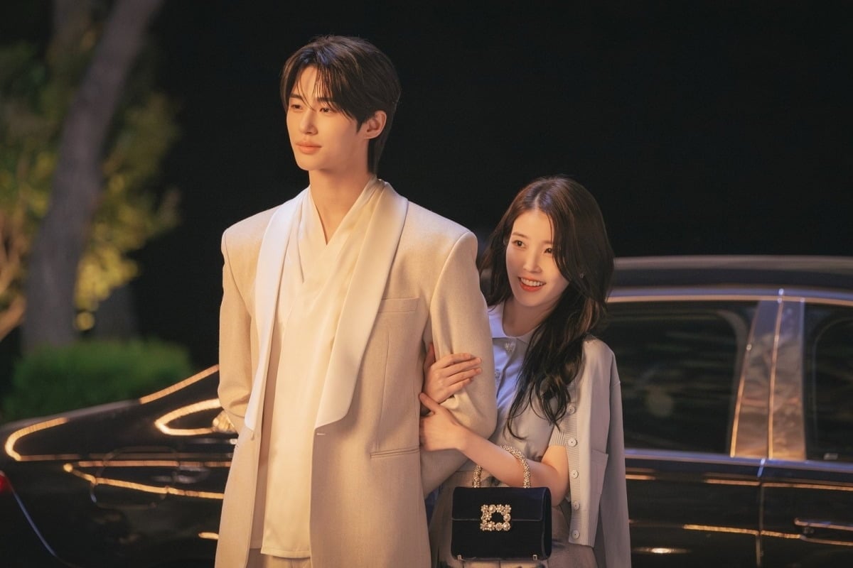 '21세기 대군부인'에서 성희주 역을 맡은 아이유와 이안대군 역을 맡은 변우석 / 사진제공=MBC
