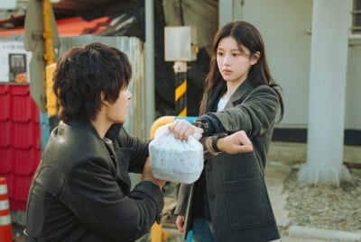 구교환♥고윤정 데리고 2%대 시청률 찍었다…박해영 작가 4년 만에 신작, 정점 예고 ('모자무싸')