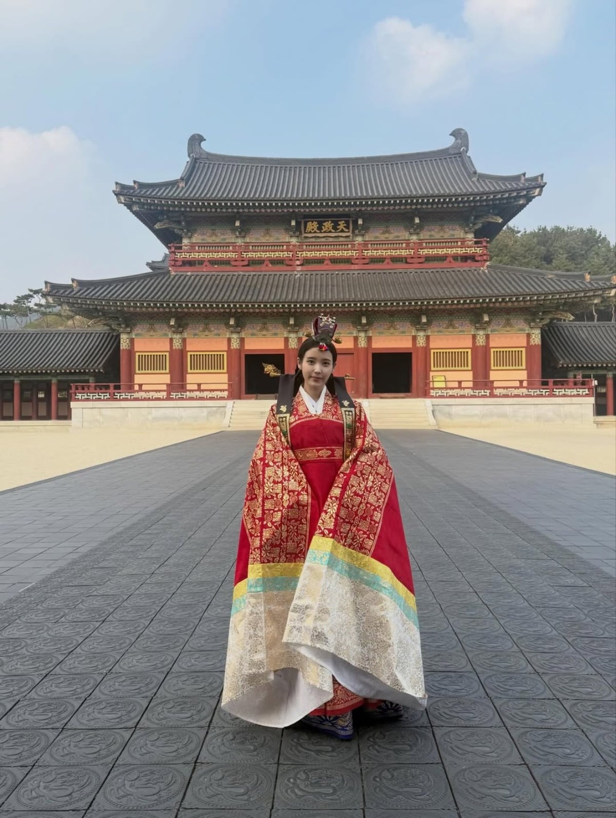 사진 = 아이유 인스타그램