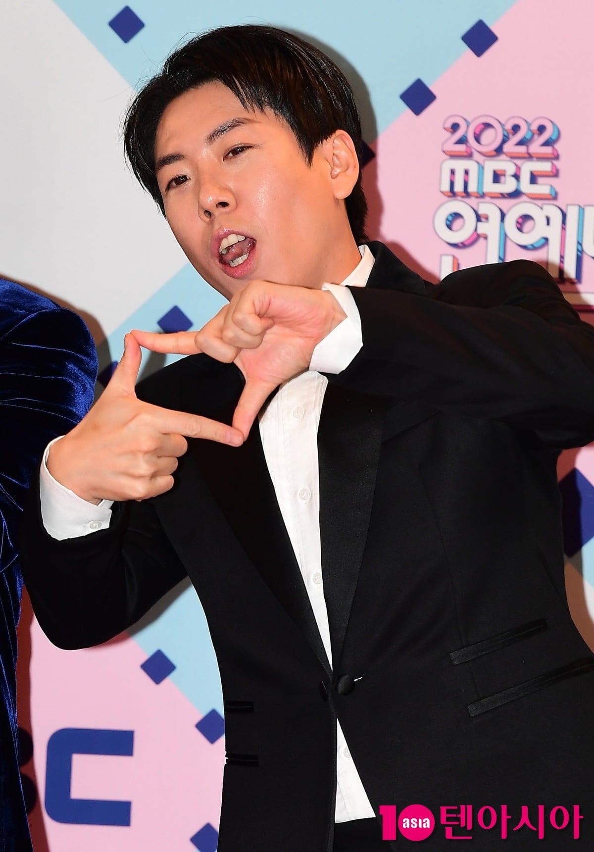 양세찬이 공식 행사에 참석해 포즈를 취하고 있다./사진=텐아시아DB