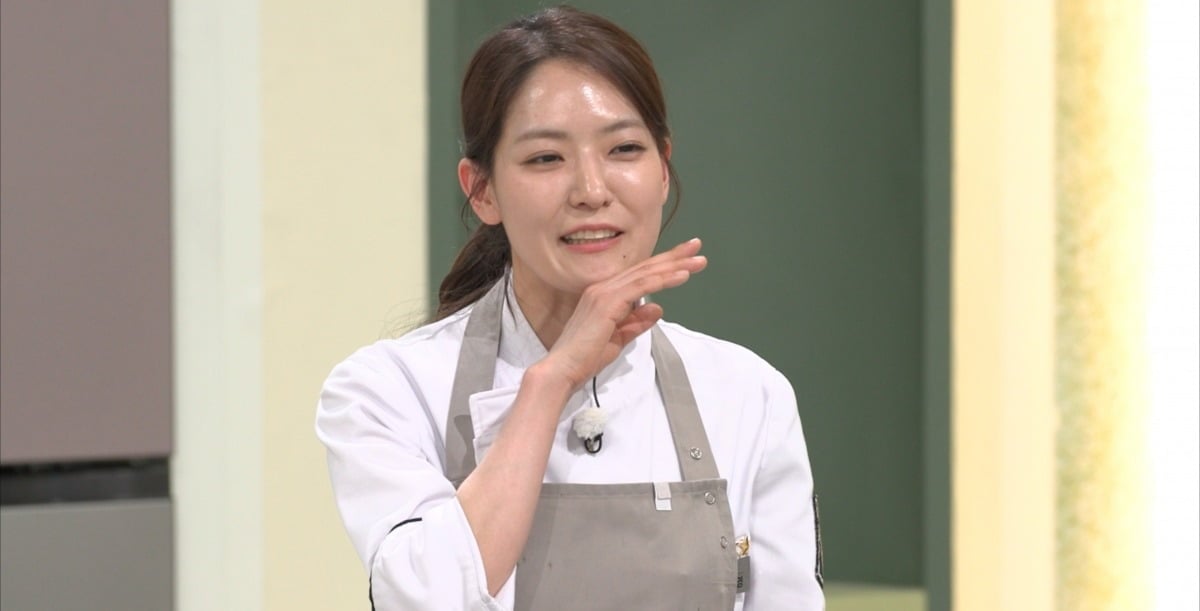 박은영이 요리 중 비상 사태를 맞는다/사진제공=JTBC