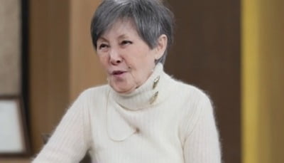 "아편 중독 父, 심장마비 사망 母"…사고로 '반신불수'에도 치료 거부한 가수 ('데이앤나잇')