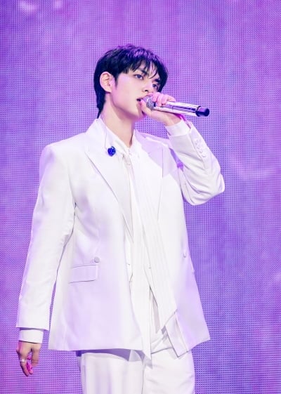 데이식스 원필 "난 거친 사람, 마냥 귀엽진 않아"…새로운 모습 예고