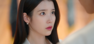 아이유, 계약서 유출 사태 터졌다…♥변우석과 마음 통했지만 절체절명의 위기 ('대군부인')