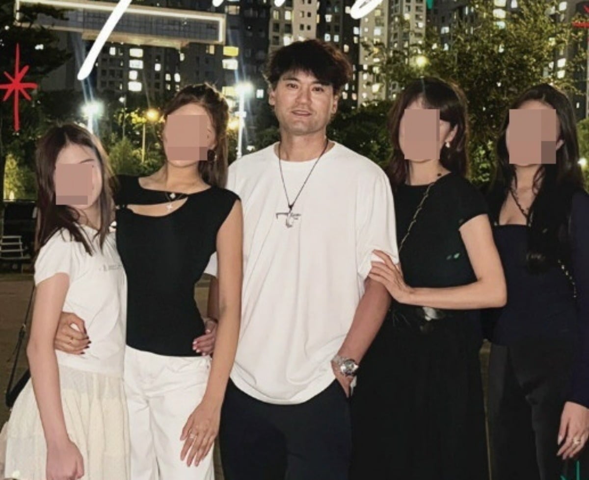 박찬호는 지난해 12월 24일 자신의 인스타그램에 "Merry Christmas everyone!"라는 문구와 함께 가족 사진을 게재했다. / 사진=박찬호 인스타그램