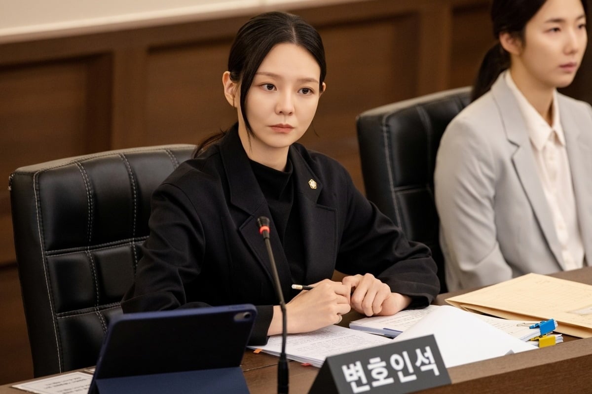 '신이랑 법률사무소'에서 한나현 역을 맡은 배우 이솜 / 사진제공=스튜디오S, 몽작소